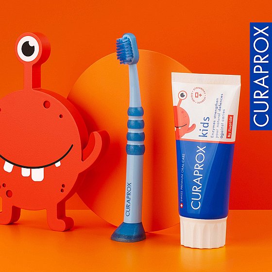 ���� ������ ������ ��� �������� ���� ��� ���� 0+ Curaprox Toothpaste Kids Strawberry
