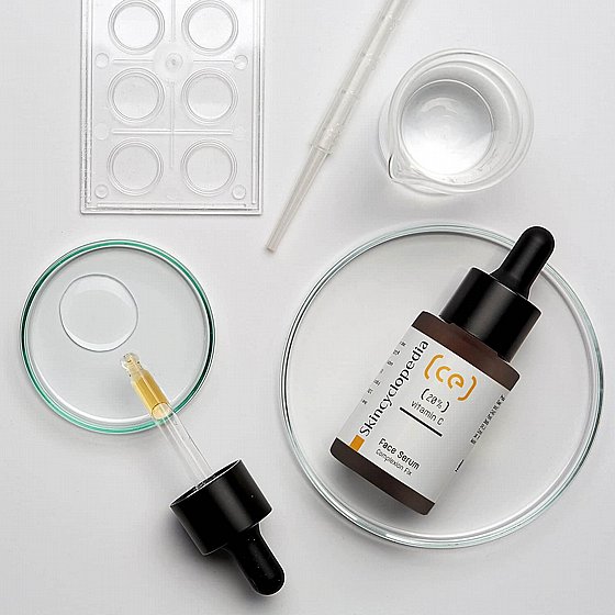 ���� ����� ���� ����� �� ������ Skincyclopedia Brightening Serum C