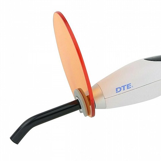 ����� ����������� ����� �� 3 ������� ����� WOODPECKER DTE LUX E Plus Curing Light