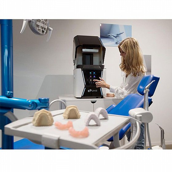����� ������� ������ ����� ������ (MSLA) UNIZ UBEE Dental 3D Printer